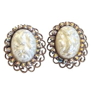 😍 Vintage 60s Molded Faux Pearl AB Glass Crystal Filigree Clip Earrings MCM